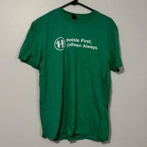 USED Woman's District Short Sleeve Shirt Color Green Size Medium